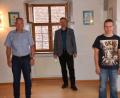 Bild: bö
In Hohenburg wurden von Bürgermeister Florian Junkes (MItte) die neu gewählten Ortssprecher Matthias Viehauser (li.) für die Altgemeinde Egelsheim und Andreas Brückmüller (re.) für die Altgemeinde Ransbach vereidigt.