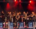 Bild: Wilhelm Amann
Auftakt zum Festival auf der Gewerbepark-Piazza in Regensburg: Die "Jazzrausch Bigband" begeistert ihr Publikum.
