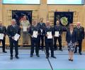 Bild: FFW Flossenbürg/exb
Sieben Feuerwehrleute der Wehren Flossenbürg und Altenhammer wurden für ihren langjährigen aktiven Dienst ausgezeichnet.