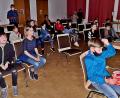 Bild: zer
Filmvorführer Tobias Forster startet "Jim Knopf und Lukas, der Lokomotivführer", Teil eins, und die Kinder waren begeistert.