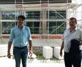 Bild: Portner
Bürgermeister Reinhard Kreuzer und Armin Ebnet (Bauabteilung) besprechen Details auf der Baustelle.