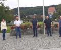 Bild: ral
Ramona Baar (Sachbearbeiterin Schmidgaden), Bürgermeister Josef Deichl, Polizei-Chef Günter Vierl, Bürgermeister Christian Ziegler und Thomas Rambach (Geschäftsleiter Fensterbach) nahmen am Sicherheitsgespräch teil.