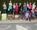 Bild: njn
Viel Spaß hatten die Kinder beim Bemalen der Straße und von Bildern. Auf dem Bild AsF-Vorsitzende Brigitte Scharf (Zweite von rechts) und SPD-Ortsvorsitzende Petra Thomas (links).