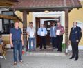 Bild: fjo
Bei der Feuerwehr Pfrentsch gibt es mit Bernhard Burger, Gerhard Krämer und Johann Preßl (mit Urkunden, von links) drei neue Ehrenmitglieder.