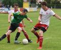 Bild: gb
Phillip Kraus vom ATSV Tirschenreuth (Mitte) will auch gegen den Spitzenreiter aus Selb wirbeln. Dagegen müssen die Wiesauer Tim Bächer (links) und Fabian Nickl bei der Landesliga-Reserve des SV Mitterteich ran.