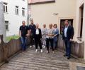 Bild: Jonas Dittrich
Ortstermin der JU beim Kinderschutzbund in Amberg (von links): Jonas Dittrich, Florian Bart, Susanne Braun, Silvia Eidenhart, Vorsitzende Brigitte Breitfelder, Daniela Bernschneider und Fraktionsvorsitzender Henner Wasmuth.