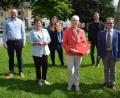Bild: jr
Die Ehrenamtsmedaille der SPD Deutschland erhielt Hannelore Bienlein-Holl. Das Bild zeigt von links SPD-Ortsvorsitzenden Markus Wenisch, Kreisvorsitzende Brigitte Scharf, Juso-Landesvorsitzende Anna Tanzer, Hannelore Bienlein-Holl, Fraktionsvorsitzenden Wolfgang Pötzl und Laudator Gerald Härtl.