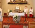 Bild: pi
"Die Kirche ist der Baum, der uns Höhe gibt, Abstand und Stille, damit wir den Überblick gewinnen, mit dem wir Jesus sehen können", sagt Pfarrer Julius Johnrose beim Kirchweihgottesdienst.