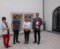 Bild: den
Bezirksrätin Brigitte Scharf, Bewohnersprecher Florian Steinkohl, Claudia Seidler von der Einrichtungsleitung und Bezirksrat und Fraktionssprecher Richard Gassner (von links) unternahmen einen Rundgang durch das Haus St. Gertrud.