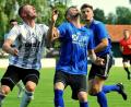 Bild: Werner Franken
Die SpVgg SV Weiden (im Bild Josef Rodler, Mitte, und Nico Argauer, rechts,) schielt vor dem Spitzenspiel am Dienstagabend gegen den TSV Seebach auf die Tabellenführung in der Landesliga Mitte.