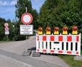Bild: bö
Der Radwegausbau von Schmidmühlen bis zur Gemeindegrenze beim Weiler Schwarzmühle hat begonnen. Die Umleitung führt über die Staatsstraße 2235. Bis Ende des Jahres sollen die Arbeiten abgeschlossen sein.