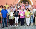Bild: no
Die geehrten Mitglieder, auf der Treppe zur Christuskirche in Schwend mit (links außen) der Vorsitzenden Anita Utz, (hinter ihr), stellvertretendem Kreisvorsitzendem Eduard Eckl und (rechts) Bürgermeisterin Brigitte Bachmann.