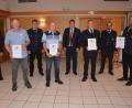 Bild: jr
Treue Mitglieder ehrte die Feuerwehr Pechofen bei der kombinierten Jahresversammlung 2019 und 2020. Im Bild (von links) Kreisbrandmeister Wolfgang Wedlich, Martin Weiß, Vorsitzender Matthias Lindinger, Josef Zeis, Bürgermeister Stefan Grillmeier, Hans Eckert, Kommandant Thomas Zintl und Thomas Schaumberger.