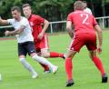 Bild: heh
Wie will der TSV Waldershof (im Bild Dominik Dotzauer, links) am Samstag beim Gastspiel beim Tabellenführer SpVgg Selb 13 eigentlich elf Spieler auf den Platz bekommen? Laut Trainer Martin Liebig fehlen ihm gleich 18 Spieler.