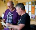 Bild: bkr
Peter Hößl (links) und Wolfgang Nickl bei der Verleihung der Treueurkunde.