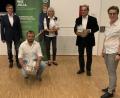 Bild: ner
Zweiter Vorsitzender Matthias Wittmann (von links) und Vorsitzender Hans Enslein sowie Geschäftsführerin Marion Höcht (rechts) ehrten in der Mitgliederversammlung des Maschinenrings Tirschenreuth Benjamin Frummet, Kathrin Burger und Norbert Höfler (Dritter, Vierte und Fünfter von rechts) für ihre langjährige Treue.