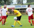 Bild: heh
Kapitän Benjamin Lauton (rechts) stellte für die SpVgg Wiesau die Weichen auf Sieg. Sein wuchtiger Kopfball kurz vor der Pause brachte das 1:0 gegen den VFC Kirchenlamitz.