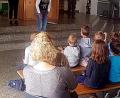 Bild: zer
Dorle Praller (Mitte) hat das Stück geschrieben, das die Kinder im Ferienprogramm sehen.