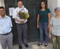 Bild: bkr
Pfarrvikar Dr. Justin Kamwanya Kishimbe (von links) und Pfarrer Markus Bruckner freuen sich über die Spende des Obst- und Gartenbauvereins Immenreuth, die Birgit Schindler und Maria Frauenholz überreichten.
