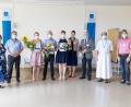 Bild: Michael Vogl/exb
Schulleiterin Marion Laupenmühlen-Schemm, stellvertretender Geschäftsführer Michael Enzmann, Shania Schindler, Philipp Thomas, Katharina Moser, Nikola Gegenfurtner, Pflegedirektor Frank Hederer, Pater Thomas Väth und MAV-Vorsitzender Christian Pirzer (von links) gratulierten den Jahrgangsbesten (mit Urkunde).