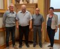 Bild: Markus Wondraschek/exb
Geschäftsführer Wolfgang Sonnleitner, Vorsitzender Markus Wondraschek und Schatzmeister Norbert Neuß (von links) übernehmen ihre Aufgaben noch für eine Wahlperiode. Rechts im Bild Zweite Bürgermeisterin Margit Reichl.