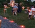 Bild: flt
Die wunderschöne Stimmung im Pfarrgarten sorgte für ein angenehmes Taizé-Gebet im Pfarrgarten an der Mariengrotte im Pfarrgarten.