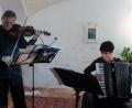 Bild: stg
Miroslav Vilímec an der Violine und Jarmila Vlachová am Akkordeon servierten ein abwechslungsreiches und mitreißendes Programm in Wurz