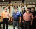 Bild: Gemeinde Kulmain/exb
Die Jagdgenossenschaft Lenau: (vorne, von links) Bürgermeister Günter Kopp, Jagdvorsteher Alois Albersdörfer, stellvertretender Jagdvorsteher Hans Friedrich sowie (hinten, von links) ausscheidender Mitjagdpächter Christian Rauch, Jagdpächter Max Frank (Lenau I) und Jagdpächter Stefan Glaser (Lenau II).