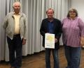 Bild: Strobl/exb
Der Vorsitzende der LAG Mali, Stefan Schuster (Mitte), mit Reinhold Strobl (links) und Petra Schilling (rechts).