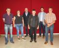 Bild: Josef Böhm
Der neuen Vorstandschaft mit (vorne von links) Johann Kraus, Veronika Biegerl, Michael Ring und Martin Stigler sagten der bisherige Vorsitzende Michael Kehrer und Bürgermeister Rudolf Teplitzky (hinten von links) ihre Unterstützung zu.