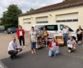 Bild: BRK Kreisverband Tirschenreuth/exb
Das Jugendrotkreuz im Landkreis Tirschenreuth sammelte 154 Startersets für die Schulanfänger in Rheinland-Pfalz. Die Leiterin der Jugendarbeit, Natalie Wölfl (Vierte von links), und die JRK-Gruppenleiter freuten sich, damit die Aktion ihres Bezirksverbandes kräftig unterstützen zu können.