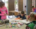 Bild: vsr
Bevor die Kissen zusammengenäht wurden, konnten die Kinder sie individuell gestalten.