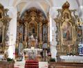 Bild: sche
Die Aschacher feiern an diesem Mittwoch das Patrozinium ihrer Kirche, die dem heiligen Ägidius geweiht ist. Besonders prunkvoll sind der Hochaltar in der Mitte und die beiden Seitenaltäre.