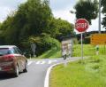 Bild: ü
Aus Richtung Pegnitz-Troschenreuth kommend, wurde die bisherige Regelung "Vorfahrt achten" durch ein Stoppschild ersetzt.