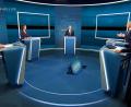 Bild: dpa-Bildfunk
Die Kanzlerkandidaten Armin Laschet (l-r, CDU), Annalena Baerbock (Bündnis 90/Die Grünen) und Olaf Scholz (SPD) stehen bei der Sendung im Fernseh-Studio in Berlin-Adlershof mit den Moderatoren Pinar Atalay und Peter Kloeppel. Die Kanzlerkandidaten von Bündnis 90/Grüne, CDU und SPD, - Baerbock, Laschet, Scholz treffen in einer ersten TV Diskussion bei RTL und ntv aufeinander.