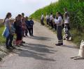 Bild: Preitschaft/exb
Viel über die Arbeit der BRK-Rettungshundestaffel erfahren die Teilnehmer an einer Veranstaltung in Etsdorf.