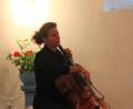 Bild: stg
Adele Bitter bot im Wurzer Marstall eine breite Vielfalt von Solostücken für Violoncello