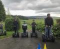 Bild: Helmut Prucker/exb
CSU-Ortsvorsitzender Mario Rabenbauer (rechts) mit den teilnehmenden Kindern auf dem Segway.