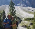 Archivbild: Familie Zinnecker/exb
Franz und Andrea Zinnecker fahren seit 40 Jahren in den Urlaub nach Südtirol. Dieses Foto entstand 2019 vor der Kulisse der Geislerspitzen.