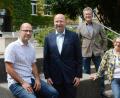 Bild: Schönberger
Thomas Kreuzer als Stellvertreter und Dr. Ulrich Winter als Chef (von links) sind das neue Team an der Spitze des Augustinus-Gymnasiums. Sie lösen Helmut Matejka und Edith Lippe ab, die beide in den Ruhestand gehen.