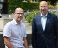 Archivbild: Gabi Schönberger
Thomas Kreuzer (links) wird neuer Schulleiter am Augustinus-Gymnasium in Weiden. Der bisherige Schulleiter, Dr. Ulrich Winter, wechselt nach Nürnberg.