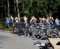 Bild: Jander/privat
Die Räder schnell abgestellt und ab auf die Laufstrecke. Beim Weidener Triathlon waren jede Menge Athleten am Start.