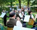 Bild: Hirsch
Die Musikkapelle Schwarzenfeld spielte im Schlosspark.