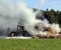Bild: jma
Der Traktor und der Anhänger brannten komplett aus.