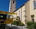 Bild: sne
Vor der Begasung des Kirchenraums müssen die Fenster feinsäuberlich abgeklebt werden.