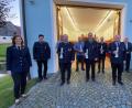 Bild: Simon Schmidkonz/exb
In der Jahreshauptversammlung der Feuerwehr Rosall wurden langjährige Mitglieder geehrt. Im Bild (von links): Vorsitzende Sandra Müller, Zweiter Vorsitzender Jürgen Hopf, Rudolf Beer (50 Jahre), Werner Schmelzer (40), Rupert Beer (50), Ludwig Bauer (40), Martin Weiß (40), Thomas Müller (40), Zweiter Bürgermeister Peter Gold, Michael Schnurrer (40), Stadtrat Hans Zölch, Kommandant Martin Mark.