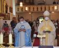 Bild: swo
Weihbischof Reinhard Pappenberger feierte mit Pfarrvikar Christian Preitschaft und einer großen Zahl Gläubiger einen Pontifikalgottesdienst zum Abschluss der Mausbergfestwoche.