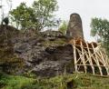 Archivbild: mmj
Seit vier Jahren ist das Holzgerüst an der Burgruine Reichenstein der Witterung ausgesetzt. Die Arbeiten an Stadlerns Wahrzeichen sollen bald zügig abgeschlossen werden.