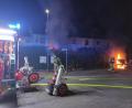 Bild: Holger Roidl/FFW Schwandorf
Die Freiwillige Feuerwehr Schwandorf ist mit 16 Mann ausgerückt, um das Feuer zu löschen.