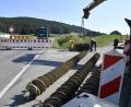 Bild: Petra Hartl
Auf der Strecke zwischen Paulsdorf und Engelsdorf werden derzeit neue Wasserleitungen verlegt. Deshalb ist die Strecke komplett gesperrt.